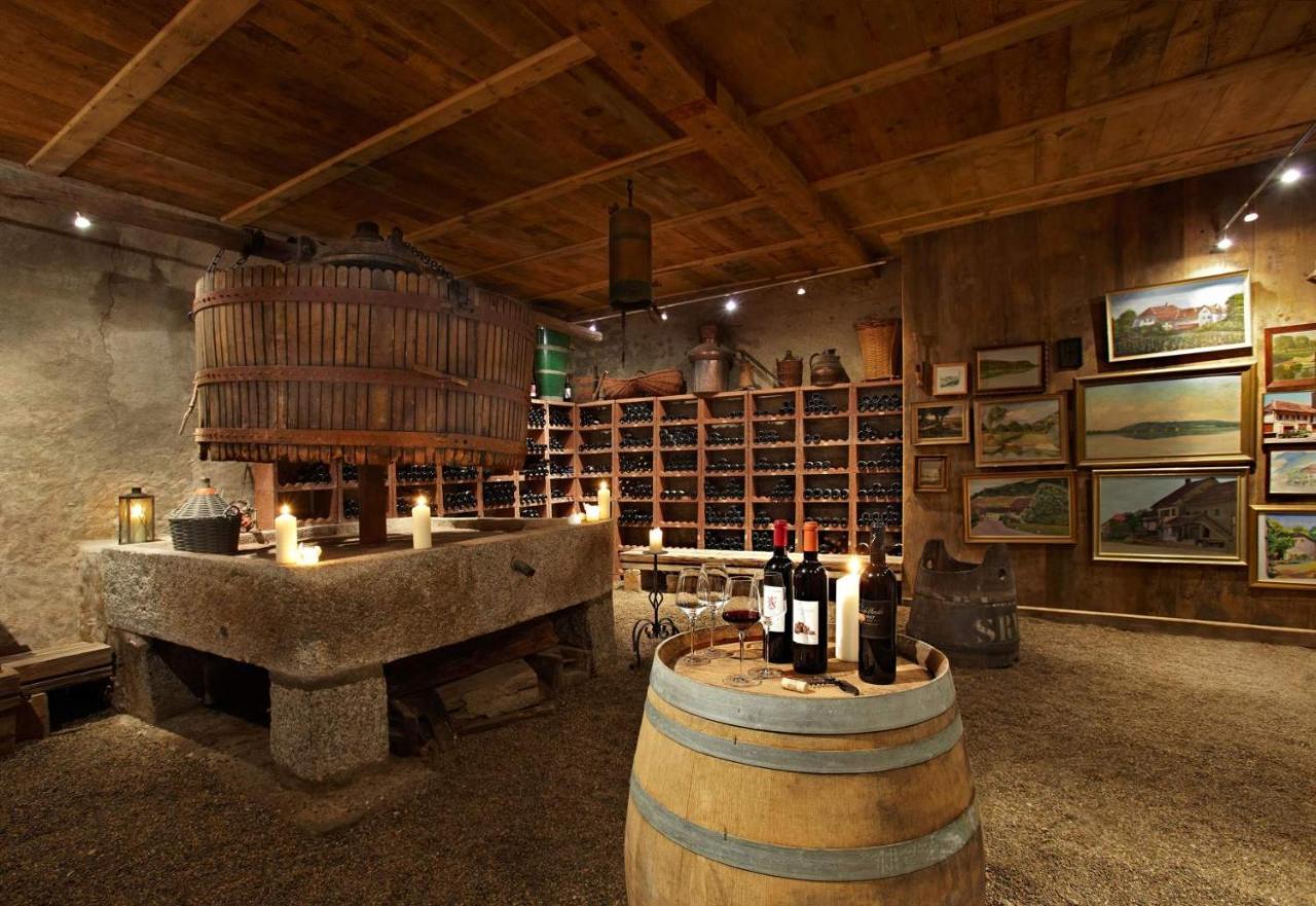 Romantik Hotel De L'Ours Sugiez Экстерьер фото