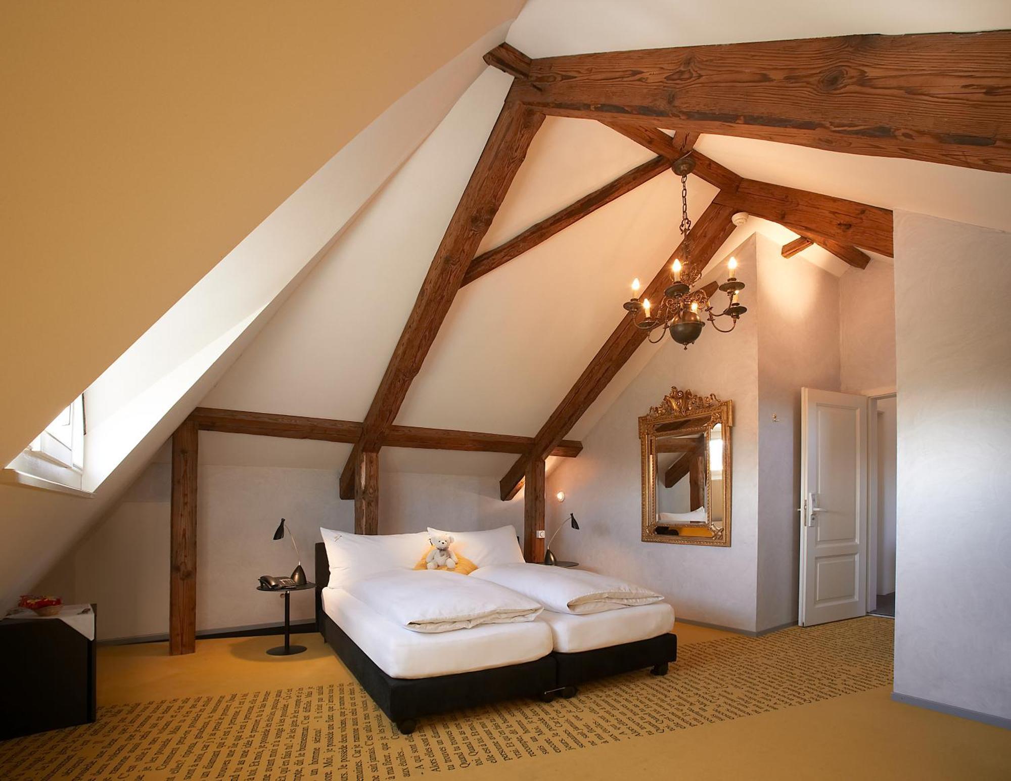 Romantik Hotel De L'Ours Sugiez Экстерьер фото