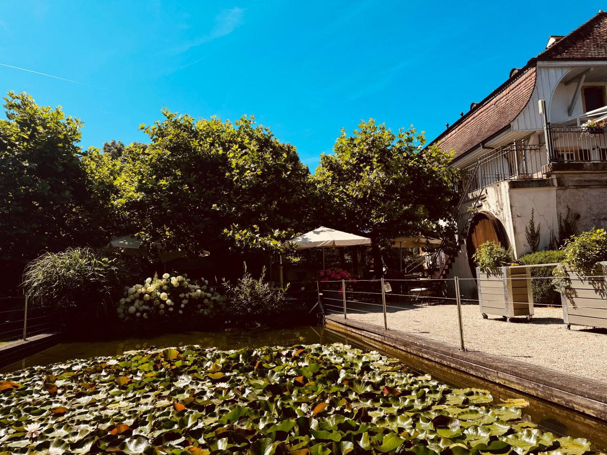 Romantik Hotel De L'Ours Sugiez Экстерьер фото